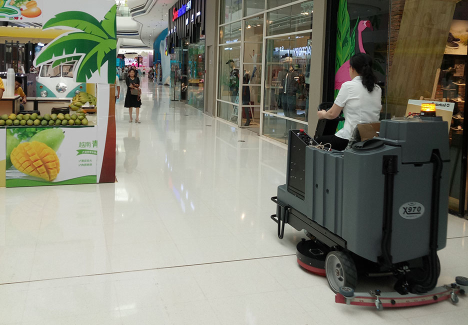 江西大型清潔設備多功能洗地機和電動<a href=http://www.91zheyang.com target=_blank class=infotextkey>掃地車生產(chǎn)廠</a>